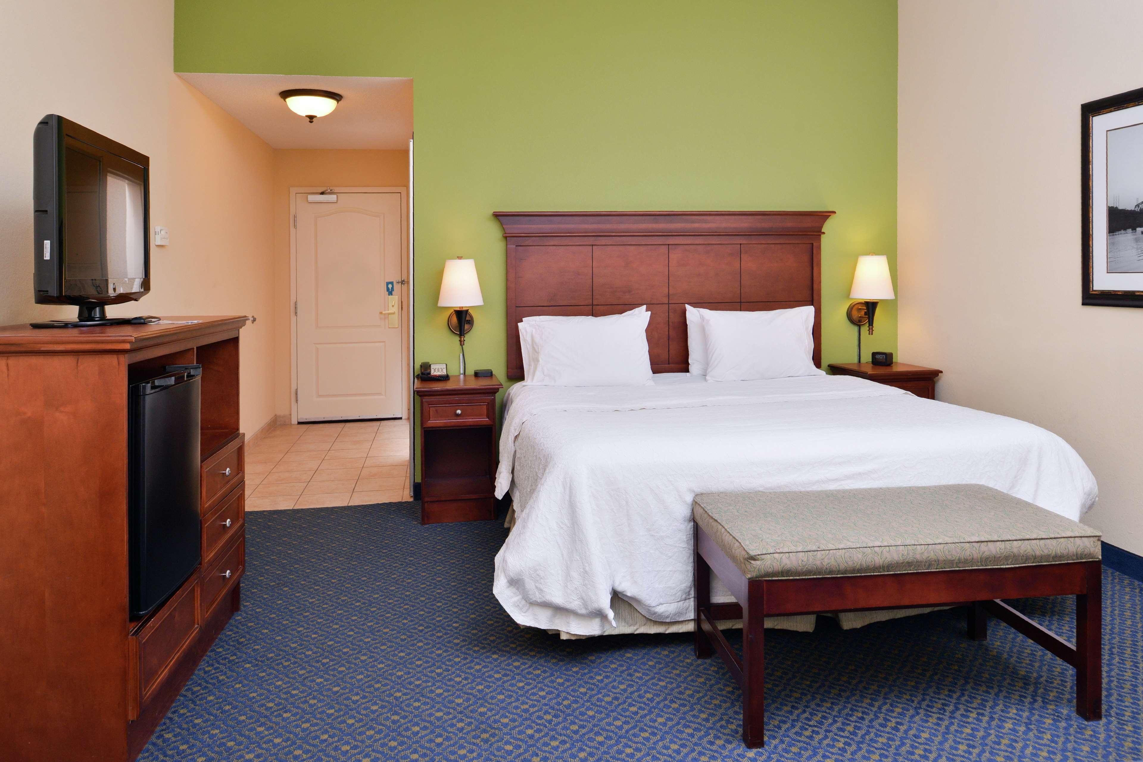 Hampton Inn Jackson-College Avenue Εξωτερικό φωτογραφία