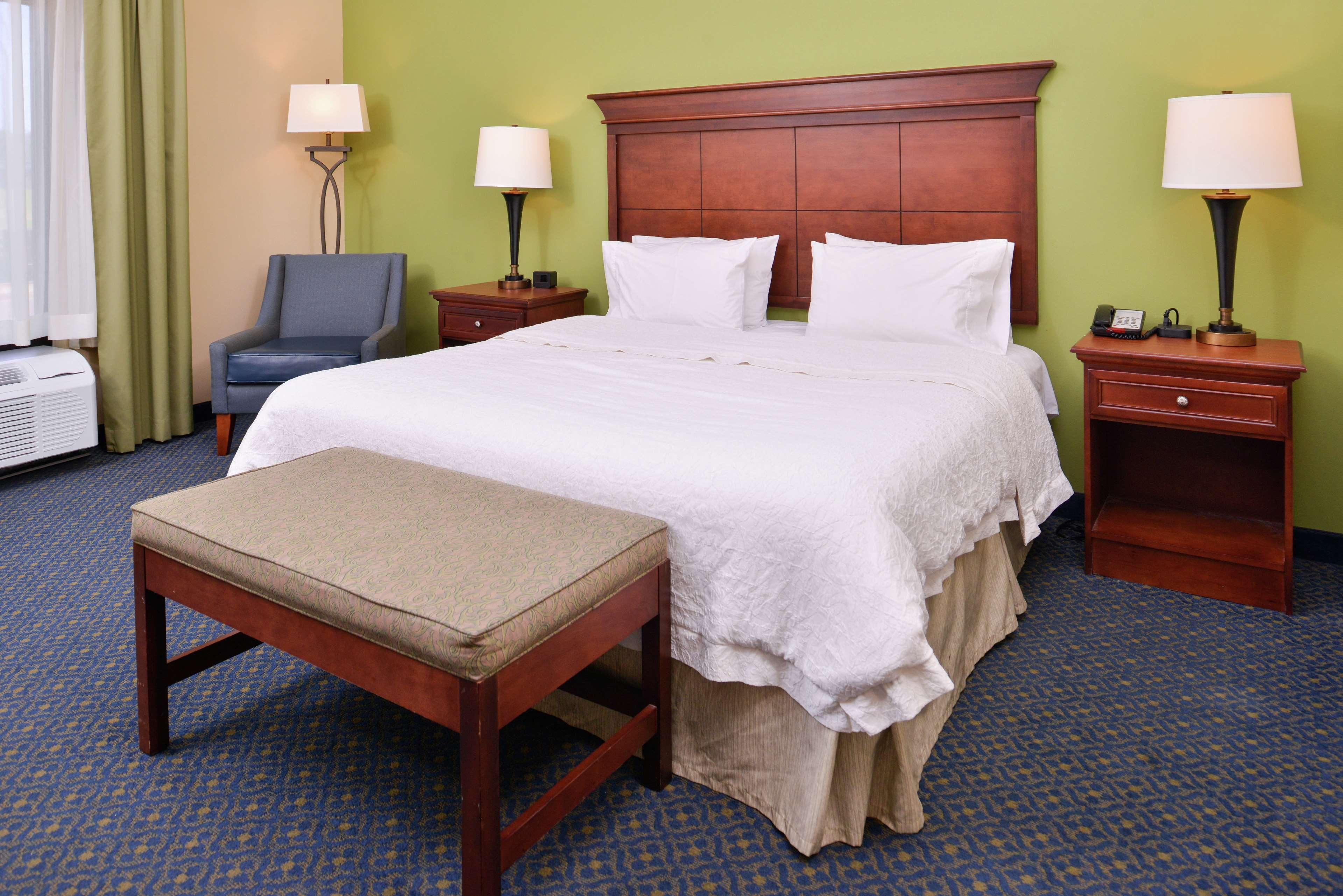 Hampton Inn Jackson-College Avenue Εξωτερικό φωτογραφία