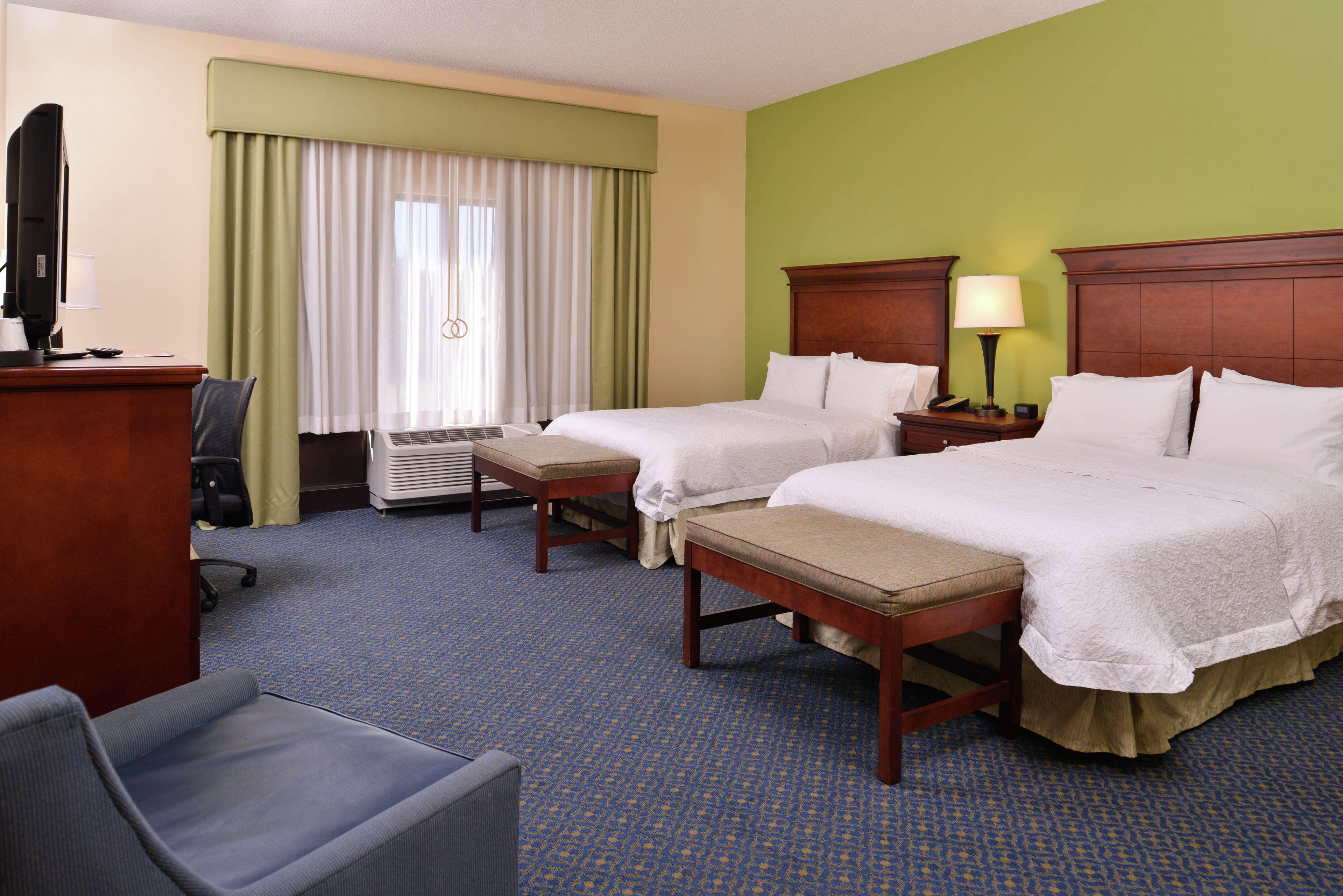Hampton Inn Jackson-College Avenue Εξωτερικό φωτογραφία