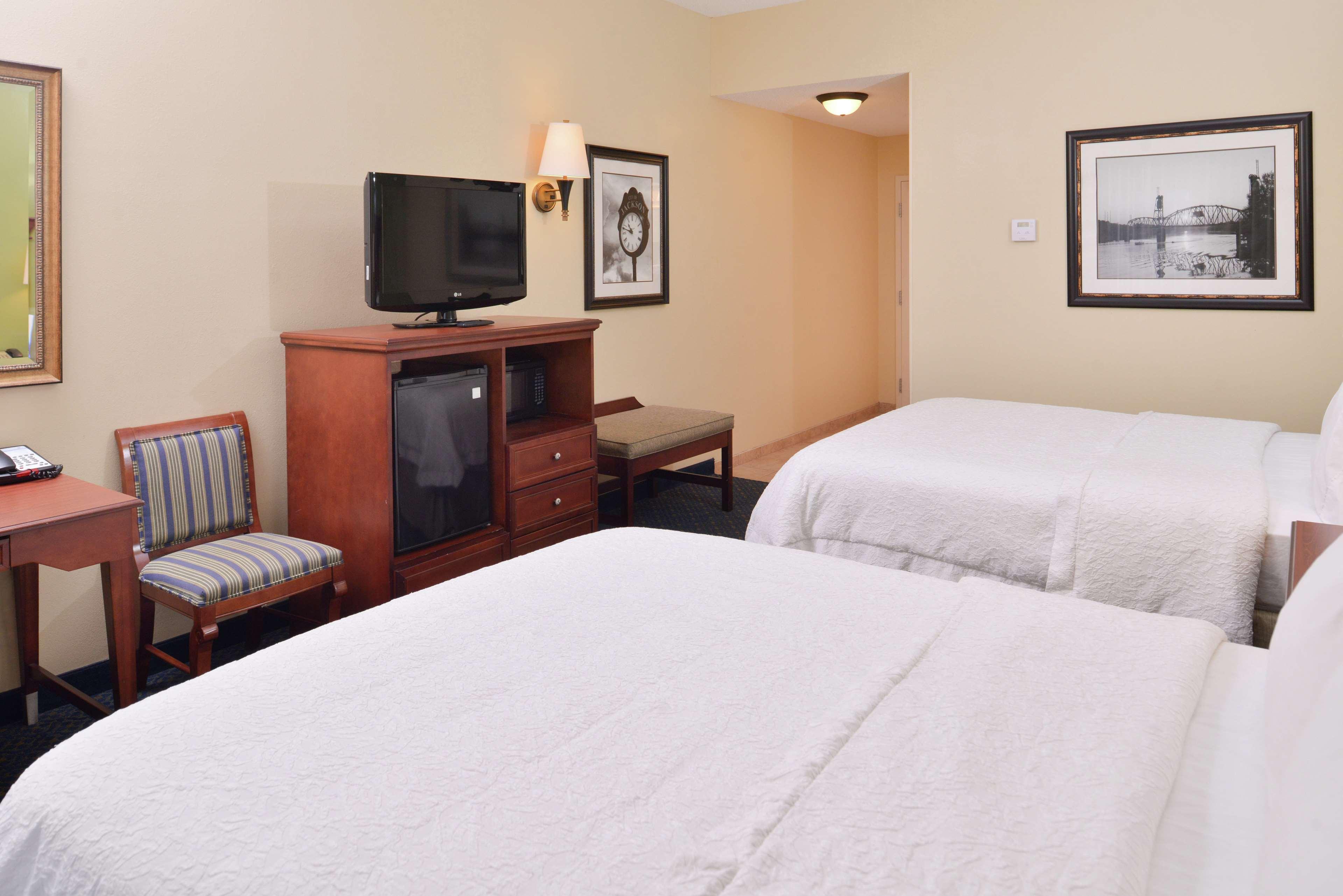 Hampton Inn Jackson-College Avenue Εξωτερικό φωτογραφία