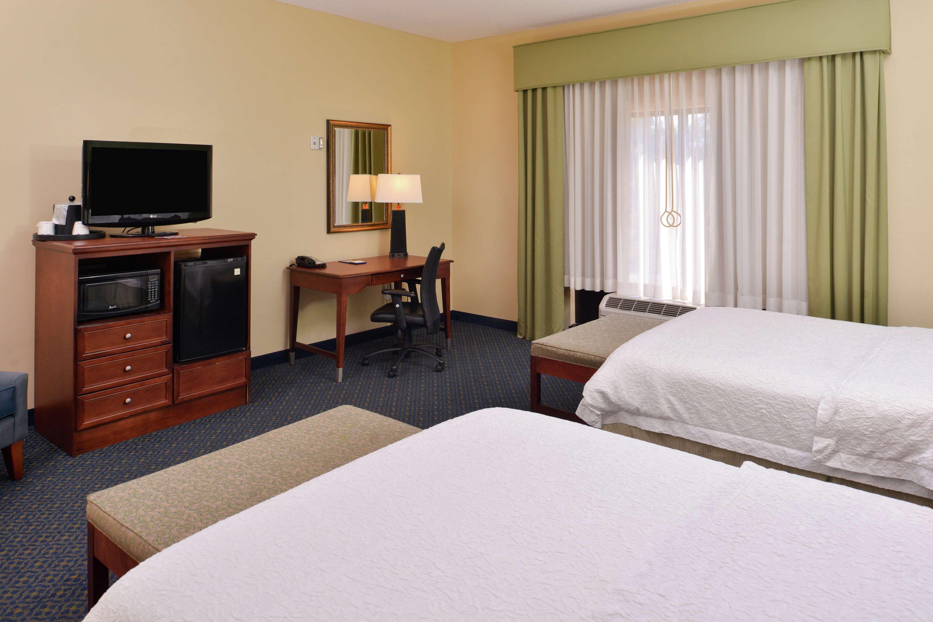 Hampton Inn Jackson-College Avenue Εξωτερικό φωτογραφία