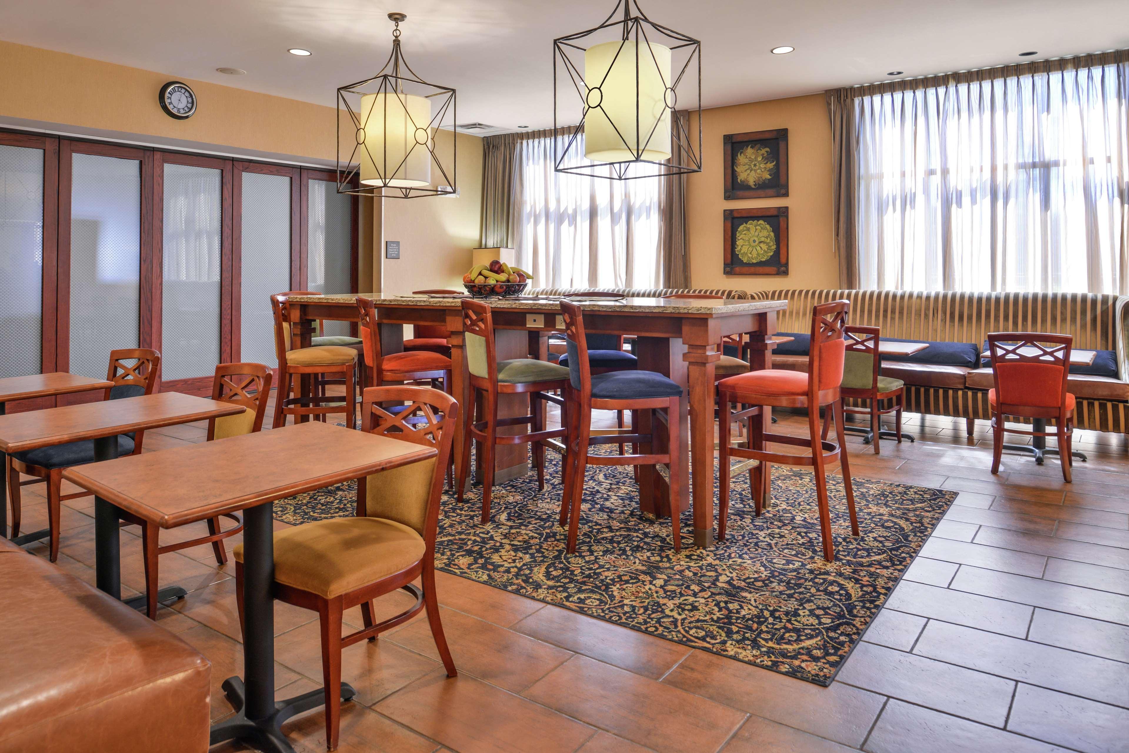 Hampton Inn Jackson-College Avenue Εξωτερικό φωτογραφία