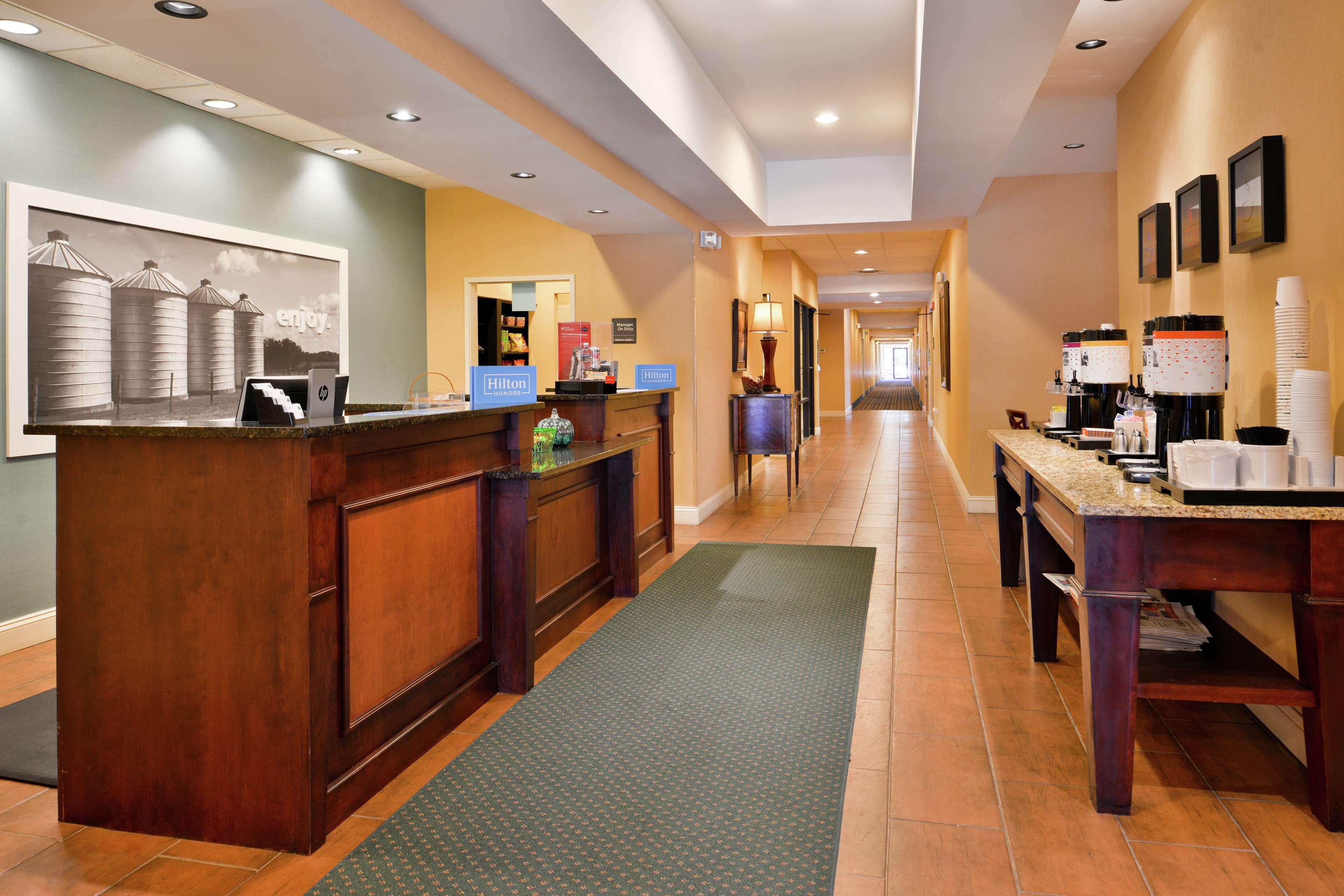 Hampton Inn Jackson-College Avenue Εξωτερικό φωτογραφία