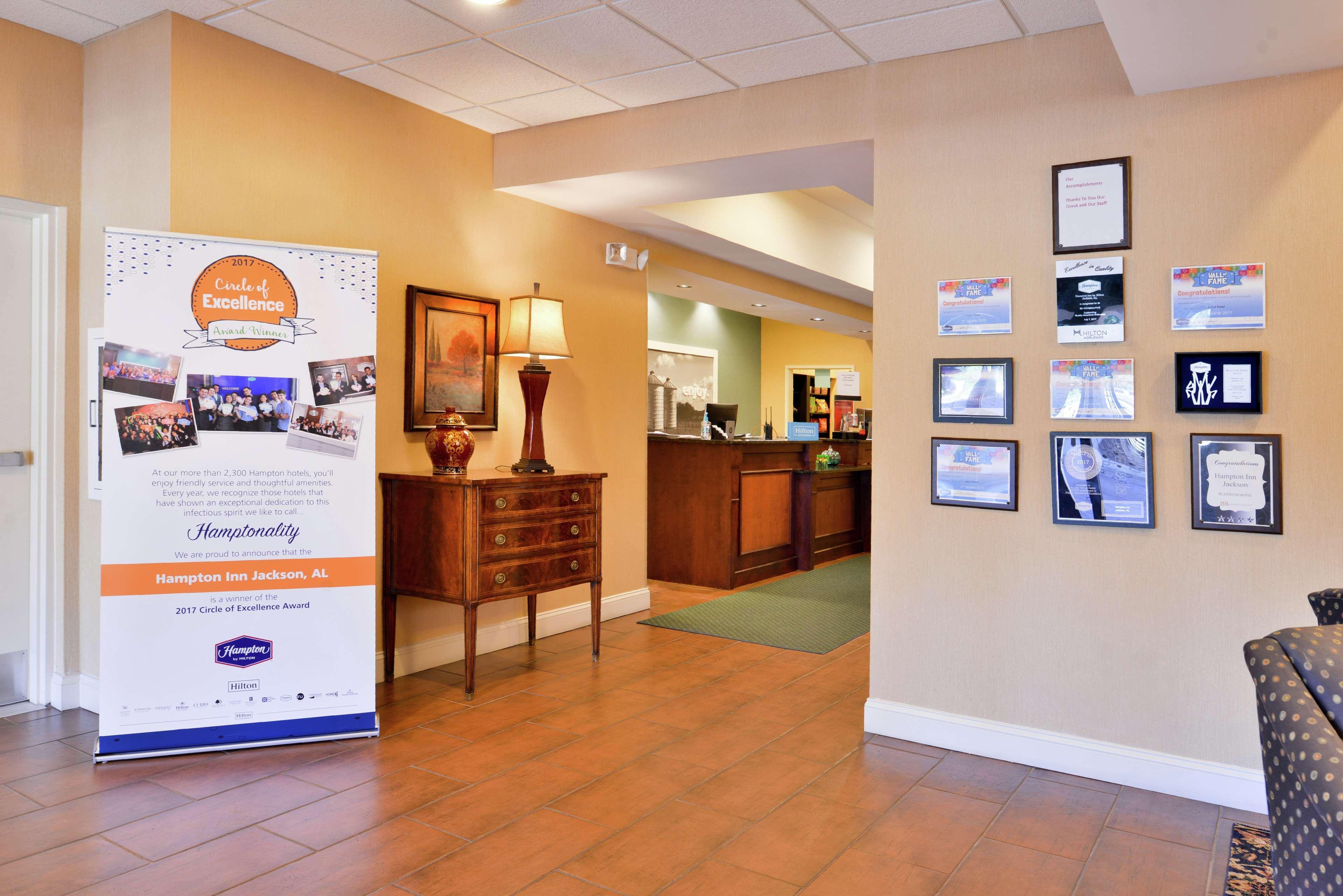 Hampton Inn Jackson-College Avenue Εξωτερικό φωτογραφία