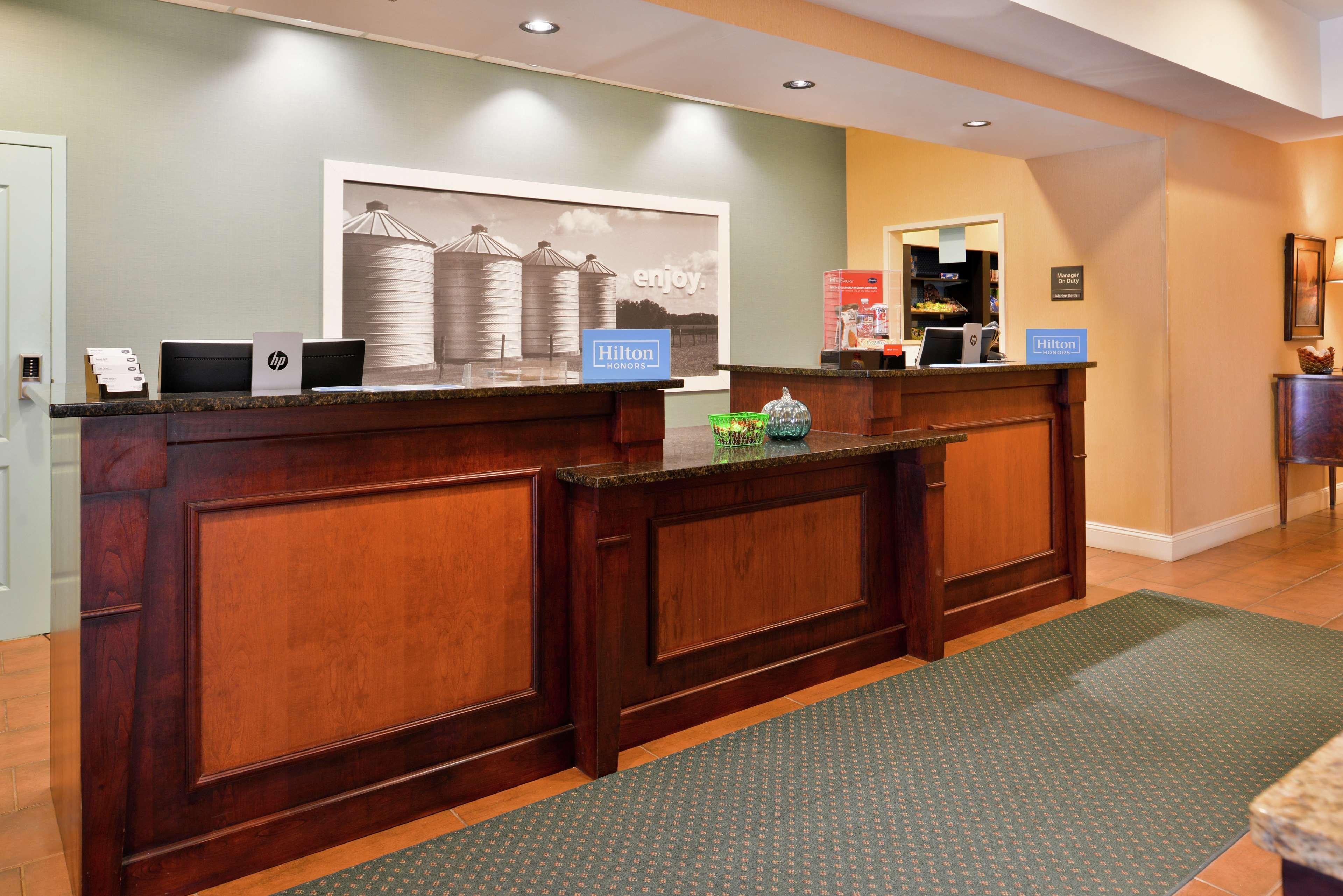 Hampton Inn Jackson-College Avenue Εξωτερικό φωτογραφία
