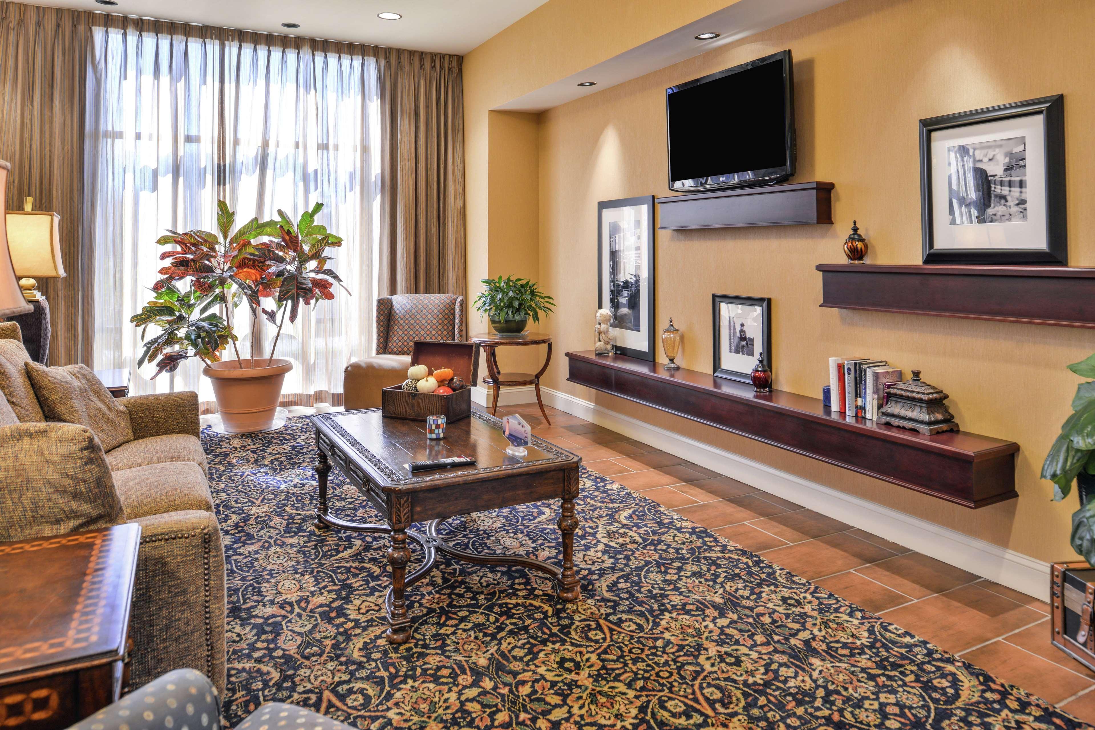 Hampton Inn Jackson-College Avenue Εξωτερικό φωτογραφία