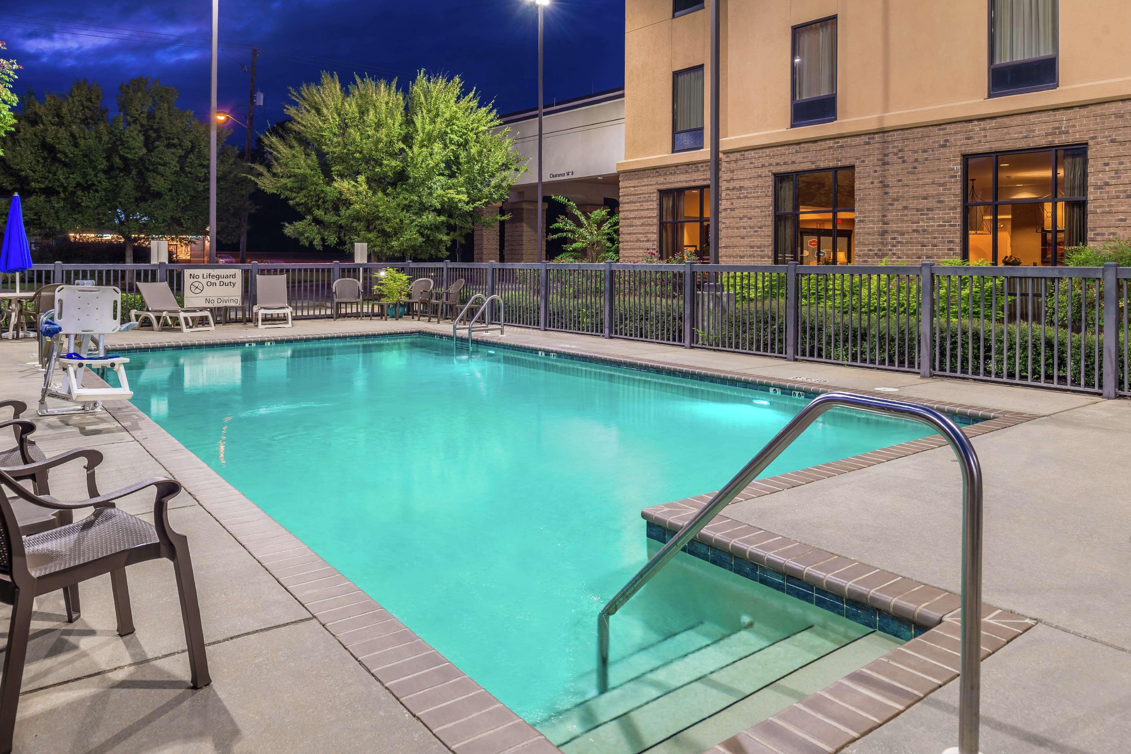 Hampton Inn Jackson-College Avenue Εξωτερικό φωτογραφία