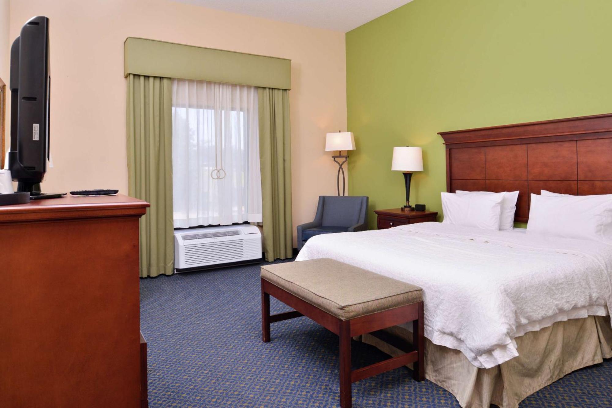 Hampton Inn Jackson-College Avenue Εξωτερικό φωτογραφία